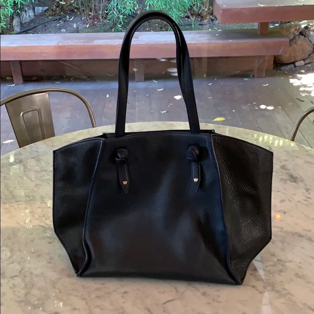 Kelly Wynne handbag